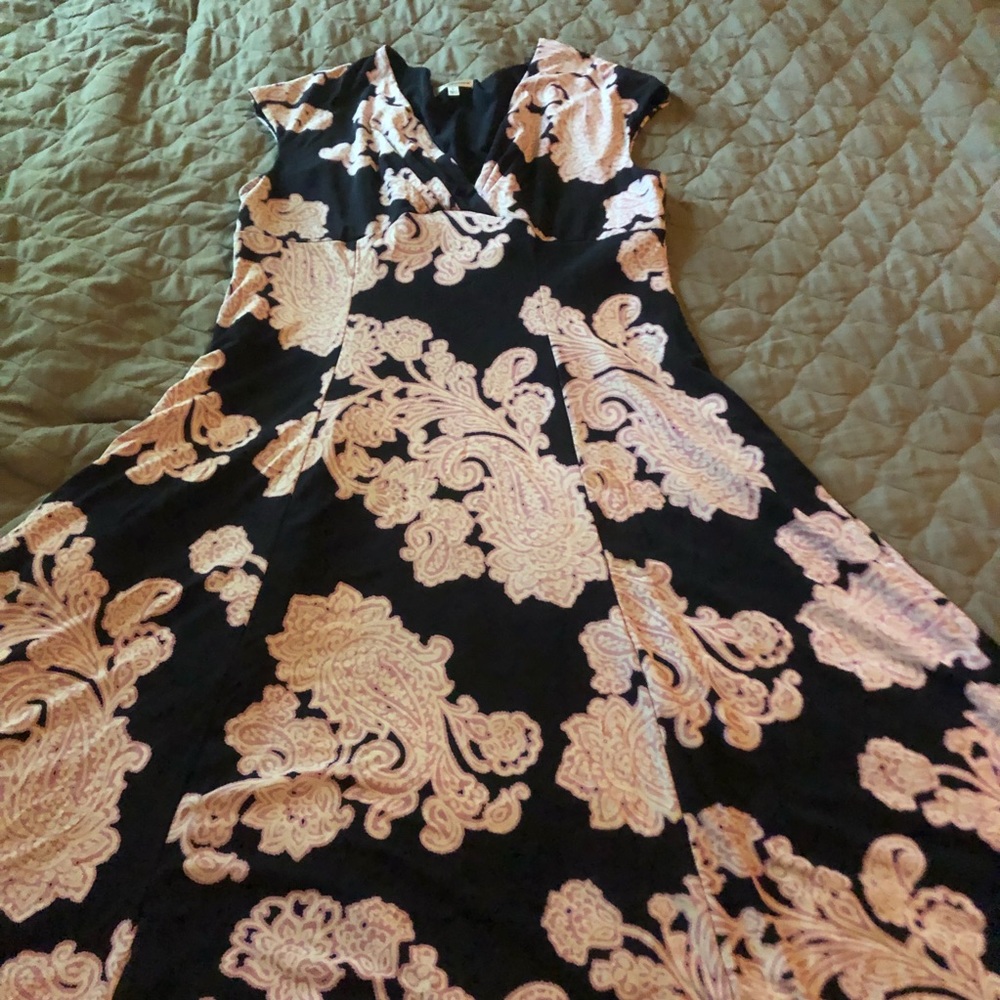 Short sleeve dress to dress up or down